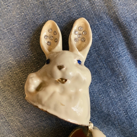 Enameled rabbit ring holder, easter bunny. - Picture 2 of 6